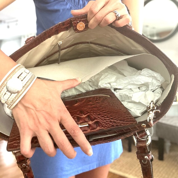 NWT Brahmin Pecan Pipa Leather and canvas Tote Bag and wristlet - Picture 12 of 14